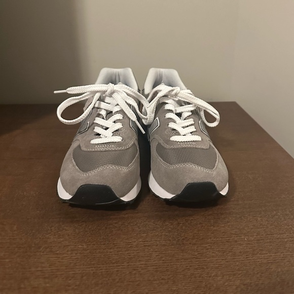 Women’s New Balance 574, Grey and White, Size US 8 - Picture 10 of 17